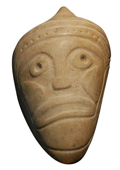 A shell head showing Taino influences, found at the site of Morne du Souffleur, island of La Désirade, Guadeloupe, DAC Collection, © A. Delpuech.